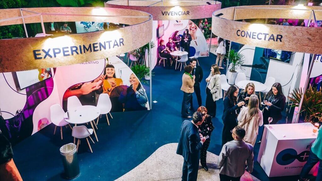 Espaço de networking e experiência imersiva